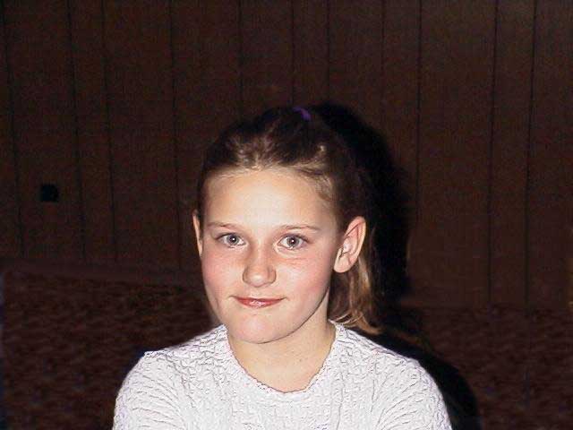 Alisa010.JPG (28448 bytes)