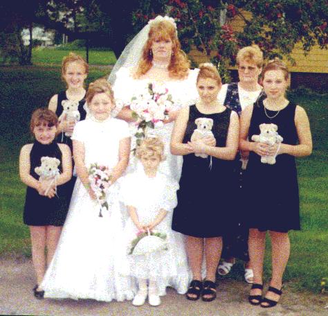 brideparty.JPG (47518 bytes)